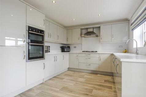 Open plan kitchen diner