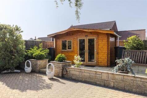 Additional outside pictures