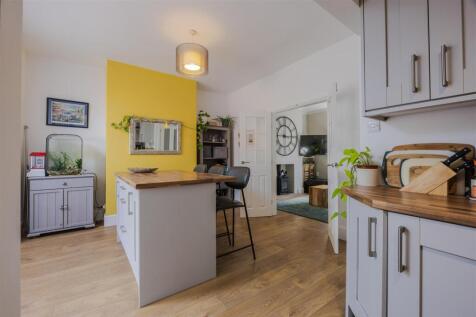 Kitchen dining room