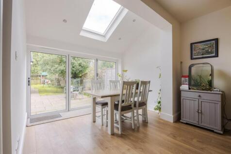 Kitchen dining room