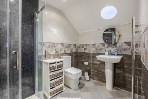 Bedroom One En Suite