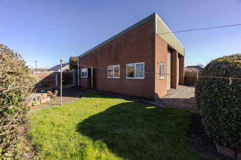 Garage/Workshop