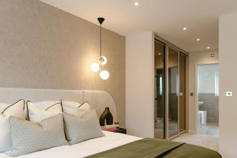 11. bedroom 1.jpg