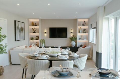 4. Kitchen-family-dining.jpg