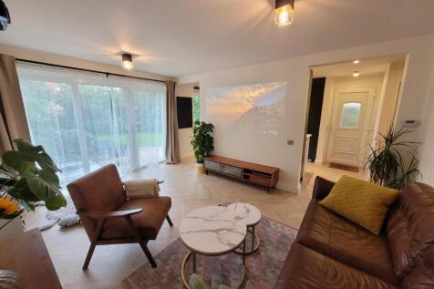 Main living room.jpg