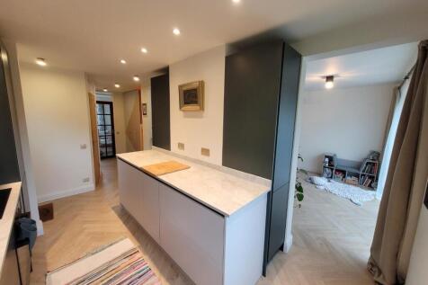 Kitchen (2).jpg