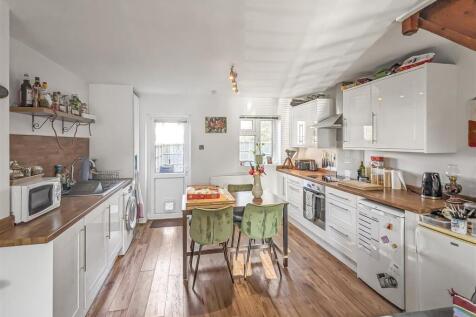 Kitchen 1.jpg
