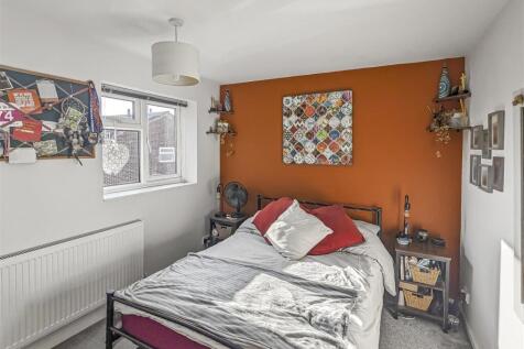 Master Bedroom 1.jpg