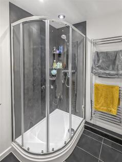 Bathroom 1.jpg
