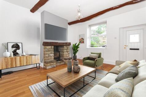 LIVING ROOM.jpg