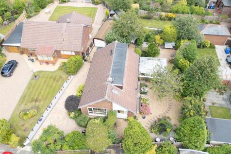 Front Driveway and Garden