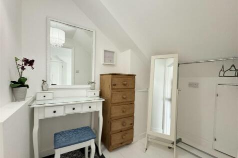 Dressing Area 2nd Floor