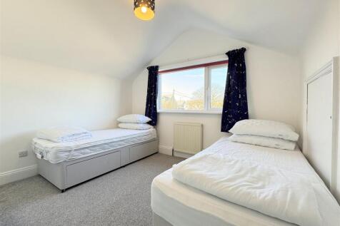 1st Floor Bedroom 4