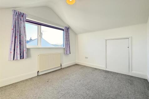 1st Floor Bedroom 5