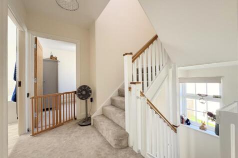 landing 1st floor