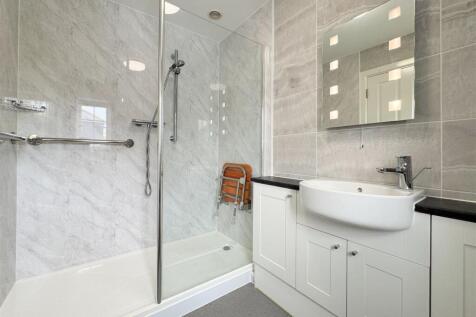 Main Shower Room