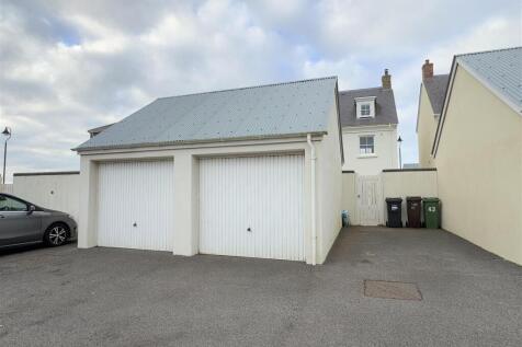 Double Garage/Parking