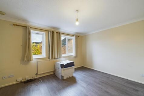 CAM01740G0-PR0148-STILL001