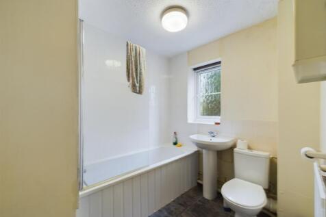 CAM01740G0-PR0148-STILL005