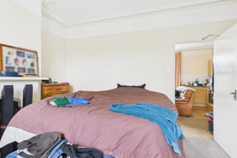 CAM03062G0-PR0148-STILL005