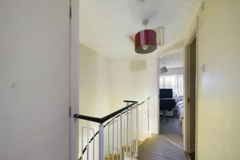 CAM01740G0-PR0310-STILL009