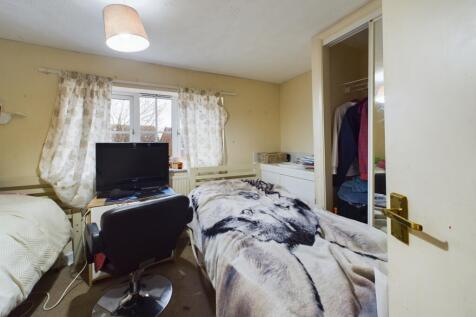 CAM01740G0-PR0310-STILL005