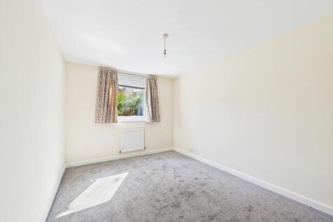 CAM01740G0-PR0368-STILL013