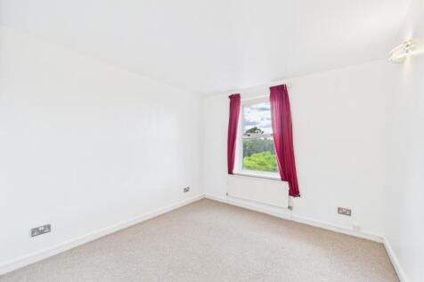 CAM01740G0-PR0412-STILL008