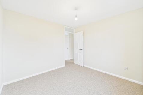 CAM01740G0-PR0425-STILL006