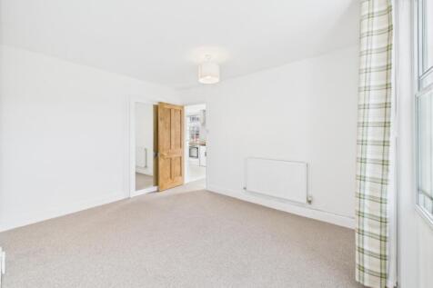 CAM01740G0-PR0431-STILL009