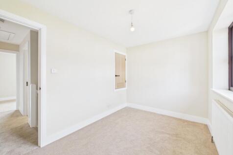 Double Bedroom with Wardrobe