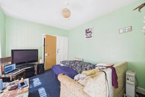 CAM03062G0-PR0177-STILL004
