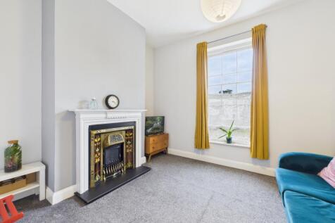 CAM03062G0-PR0189-STILL015