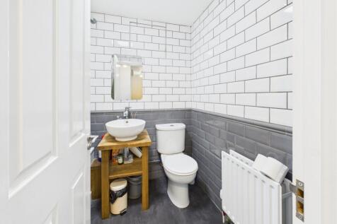 CAM03062G0-PR0189-STILL004