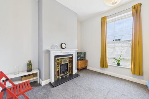 CAM03062G0-PR0189-STILL014