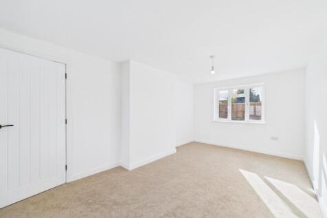 CAM01740G0-PR0458-STILL013