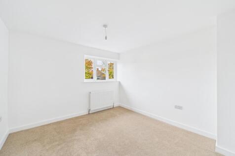 CAM01740G0-PR0458-STILL014