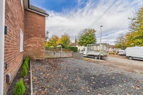 CAM01740G0-PR0458-STILL025