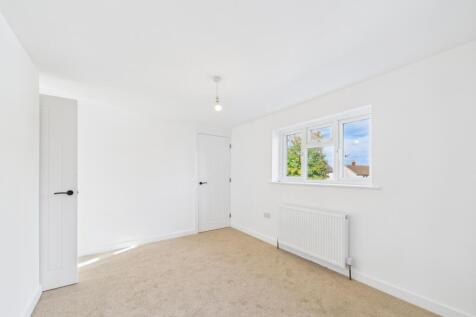 CAM01740G0-PR0458-STILL015