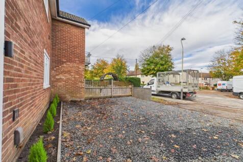 CAM01740G0-PR0458-STILL024