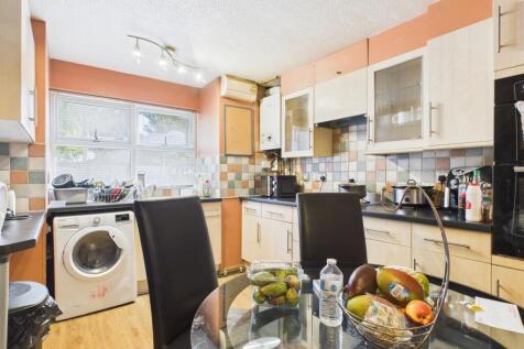 CAM03062G0-PR0192-STILL002