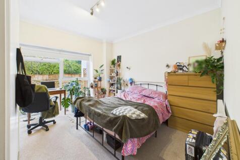 CAM01740G0-PR0463-STILL007