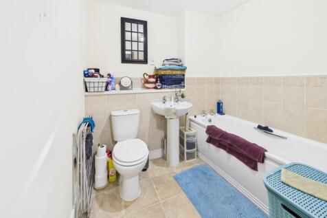 CAM01740G0-PR0454-STILL001