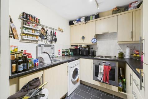 CAM01740G0-PR0454-STILL011