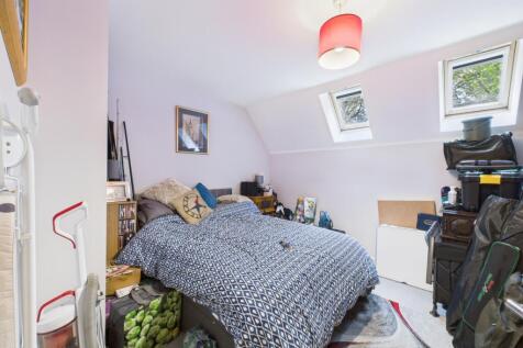 CAM01740G0-PR0454-STILL004