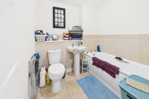 CAM01740G0-PR0454-STILL002