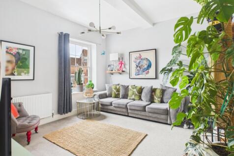 CAM01791G0-PR0197-STILL004