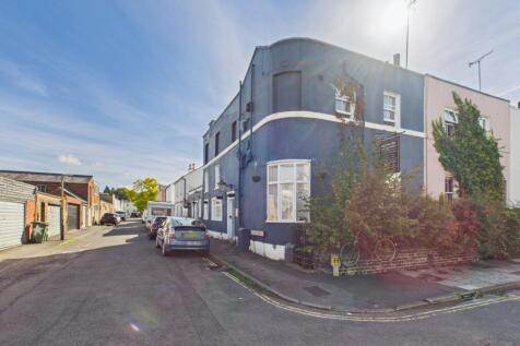 CAM01740G0-PR0448-STILL001