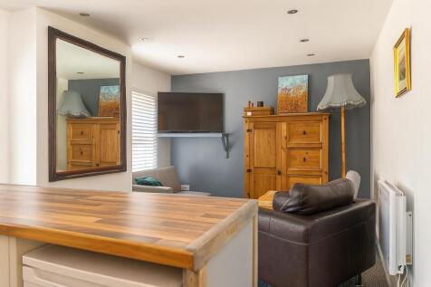 enhanced_livingroom_landscape