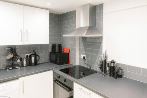 modern_white_kitchen_marketing